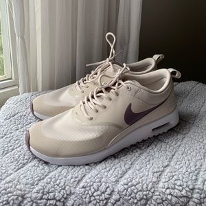 Nike Women’s Air Max Thea
